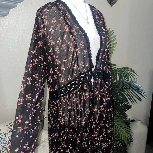 Xhilaration Floral Sheer Black Kimono Cardigan - Picture 3 of 9